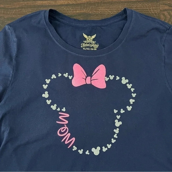 Navy Blue Women’s XL Mom Minnie Mouse Disney Tee Shirt - Picture 2 of 5